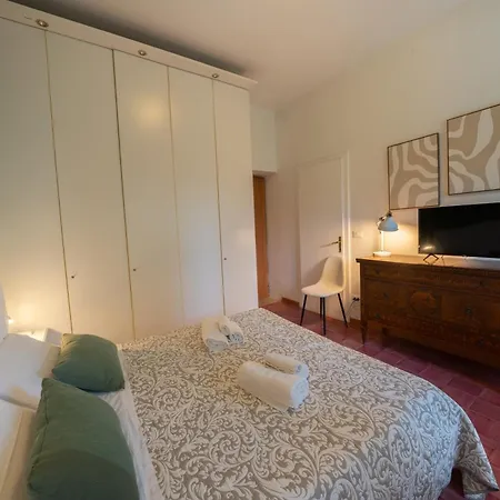 Exclusive Garda With Panoramic Pool & Parking Апартаменты Паи
