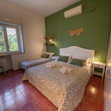 Exclusive Garda With Panoramic Pool & Parking Апартаменты