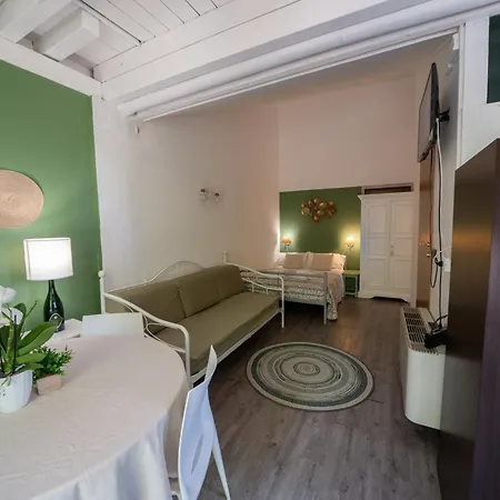 Exclusive Garda With Panoramic Pool & Parking * Паи