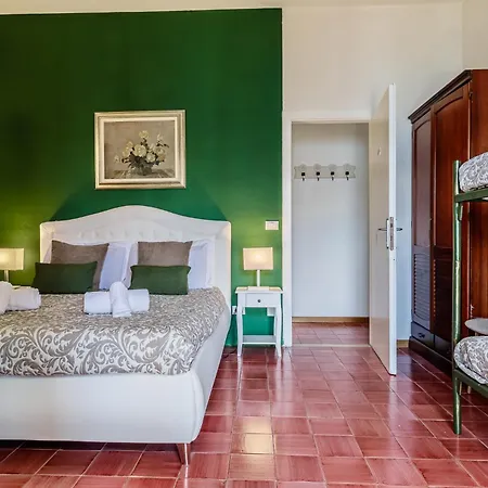 Exclusive Garda With Panoramic Pool & Parking Паи