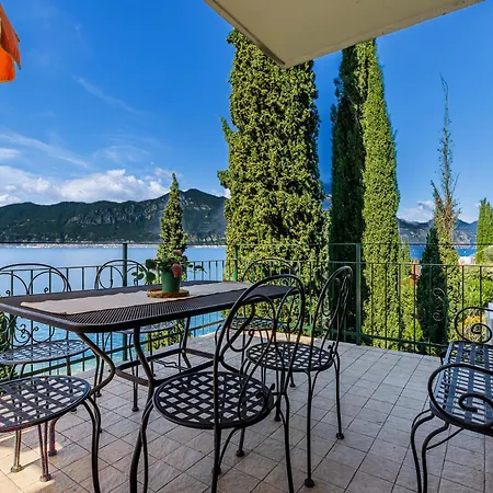 Exclusive Garda With Panoramic Pool & Parking Апартаменты Паи