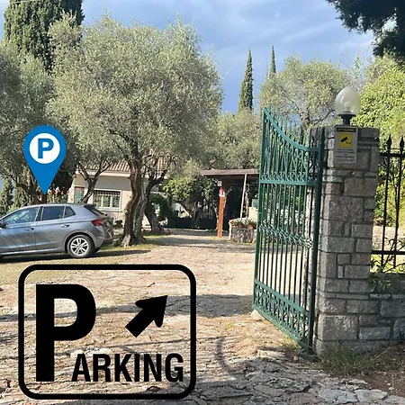 Exclusive Garda With Panoramic Pool & Parking Апартаменты