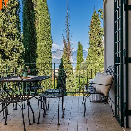 Exclusive Garda With Panoramic Pool & Parking