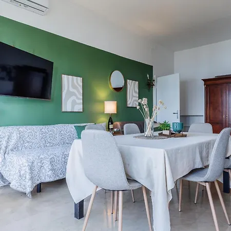 Exclusive Garda With Panoramic Pool & Parking *