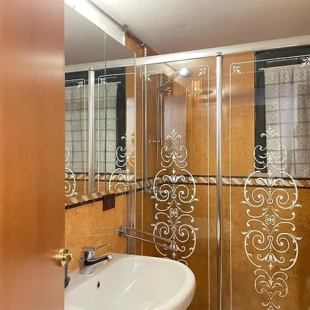 Exclusive Garda With Panoramic Pool & Parking Паи
