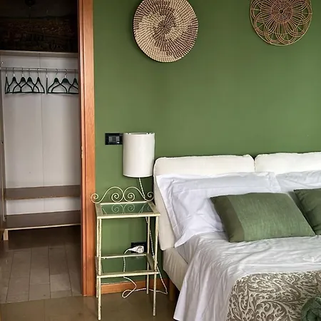 Exclusive Garda With Panoramic Pool & Parking Апартаменты Паи