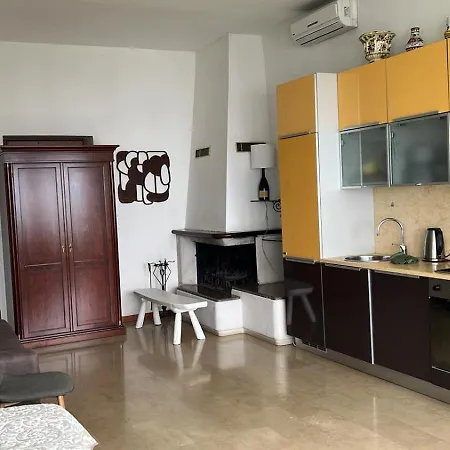 Exclusive Garda With Panoramic Pool & Parking Апартаменты *