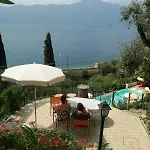 Exclusive Garda With Panoramic Pool & Parking Apartment *