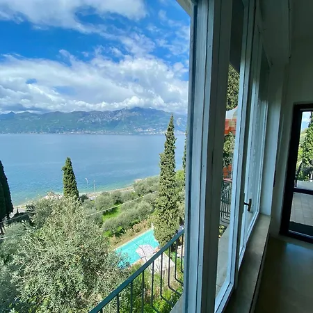 Apartment Exclusive Garda With Panoramic Pool & Parking