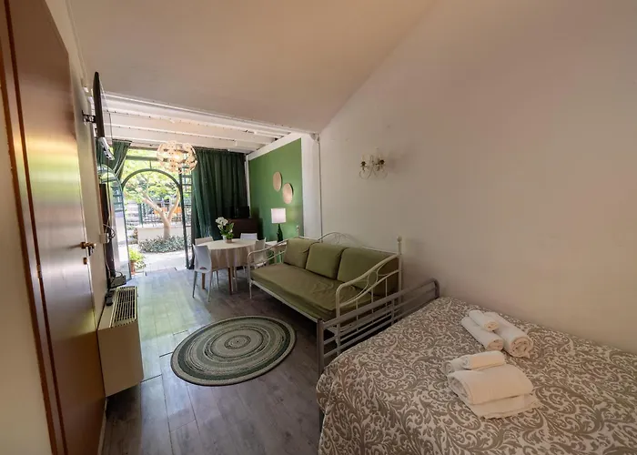 & Pool & Wellness Pool Pai