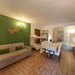 Exclusive Garda With Panoramic Pool & Parking