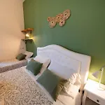 Exclusive Garda With Panoramic Pool & Parking *