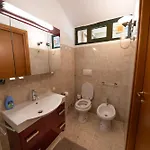 Exclusive Garda With Panoramic Pool & Parking Pai