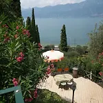 Exclusive Garda With Panoramic Pool & Parking