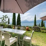 Exclusive Garda With Panoramic Pool & Parking Pai