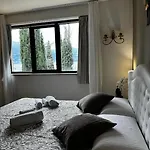 Exclusive Garda With Panoramic Pool & Parking