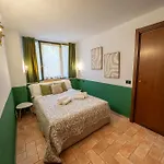 Exclusive Garda With Panoramic Pool & Parking Διαμέρισμα