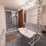 Exclusive Garda With Panoramic Pool & Parking Pai