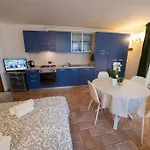 Exclusive Garda With Panoramic Pool & Parking *
