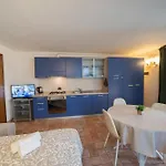 Διαμέρισμα Exclusive Garda With Panoramic Pool & Parking