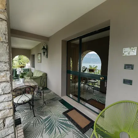 Exclusive Garda With Panoramic Pool & Parking