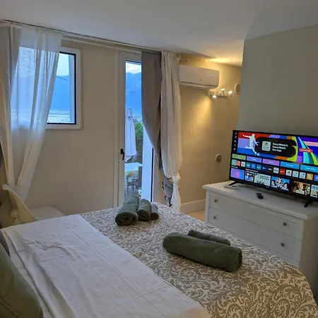 Exclusive Garda With Pool And View