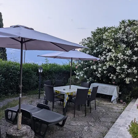 Exclusive Garda With Pool And View Apartamento