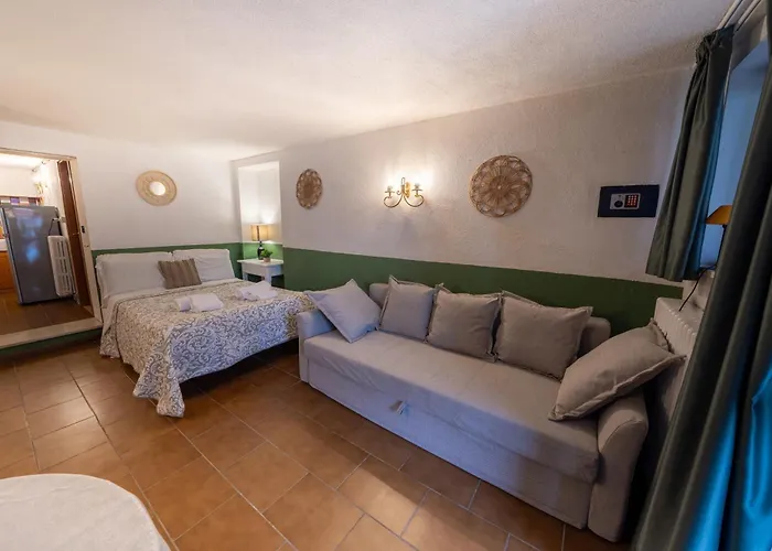 & Pool & Wellness Pool *