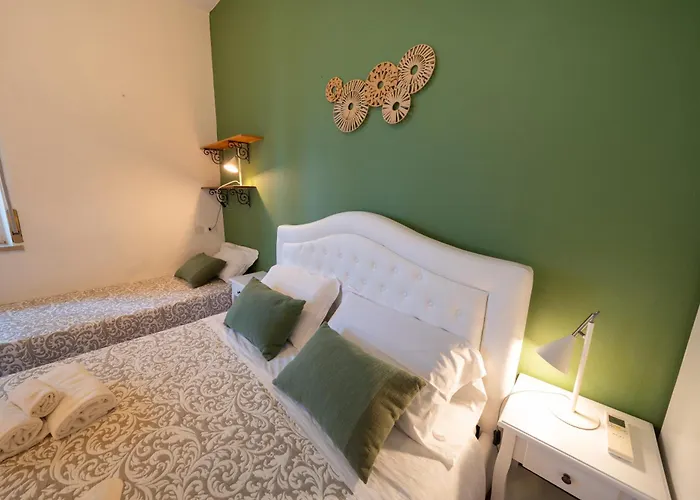 & Pool & Wellness Pool *