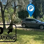 Exclusive Garda With Panoramic Pool & Parking