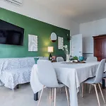 Exclusive Garda With Panoramic Pool & Parking *